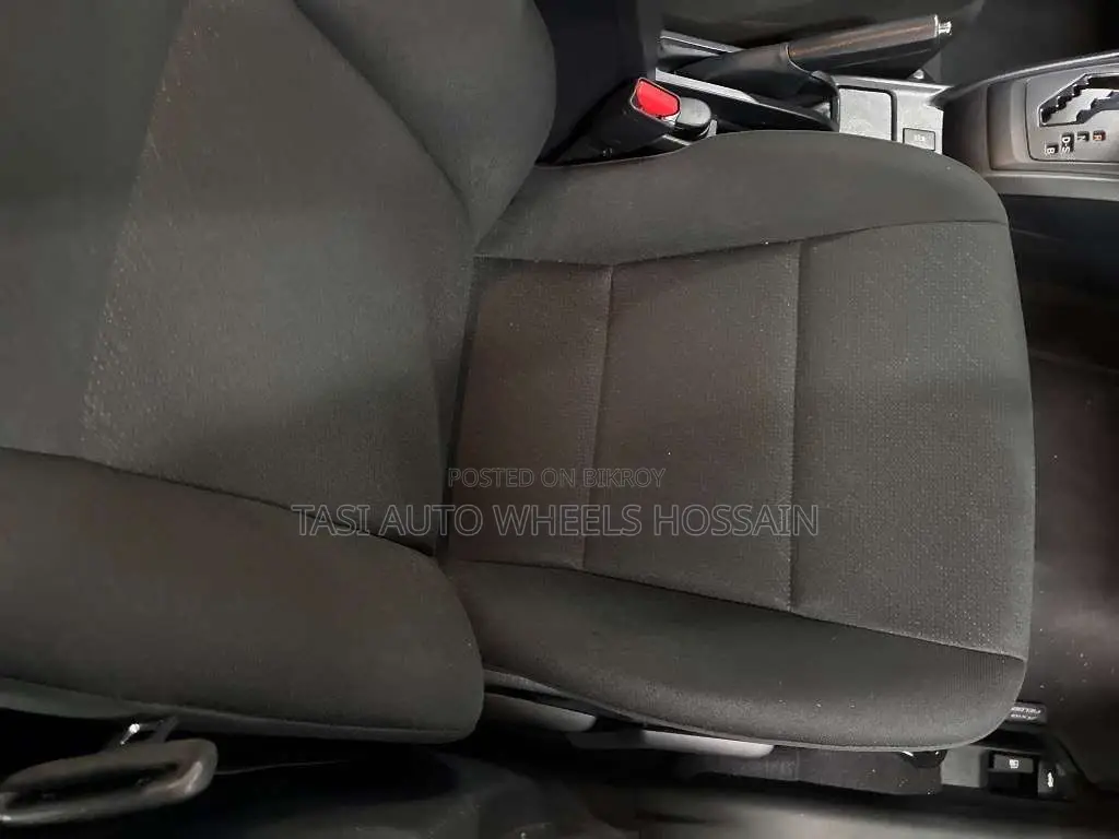 Toyota Axio 2021 Silver