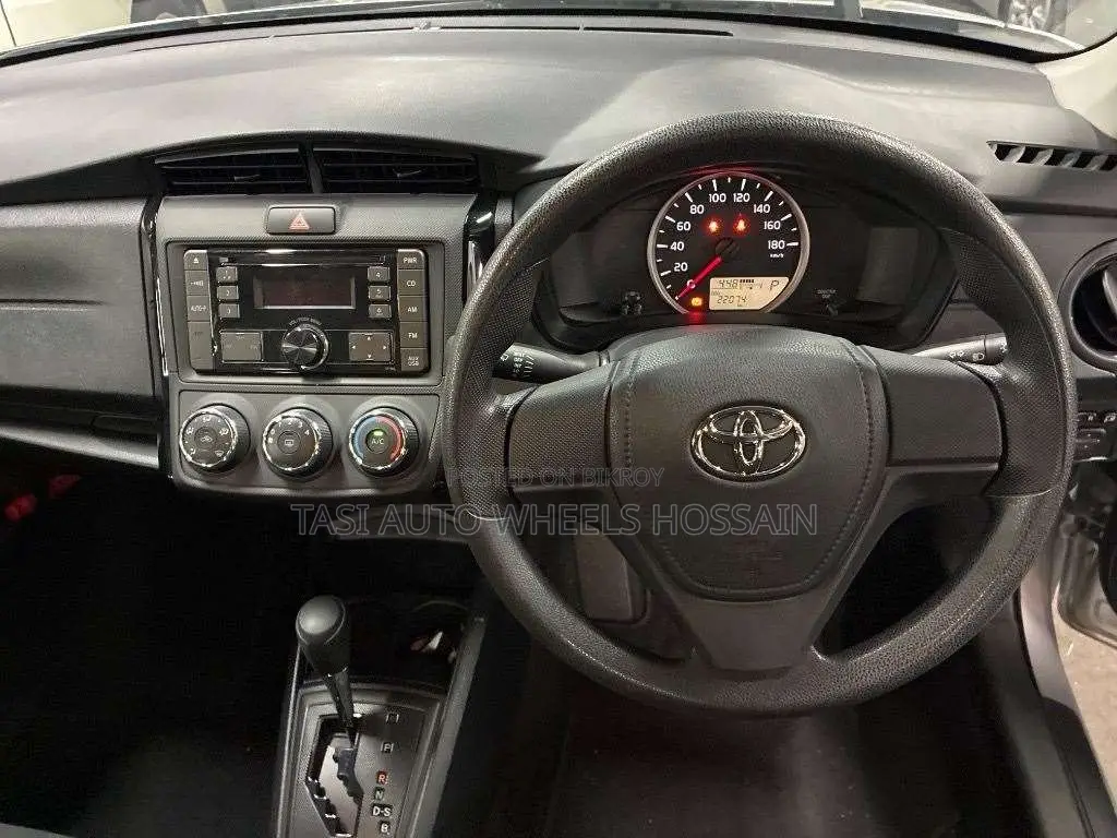 Toyota Axio 2021 Silver