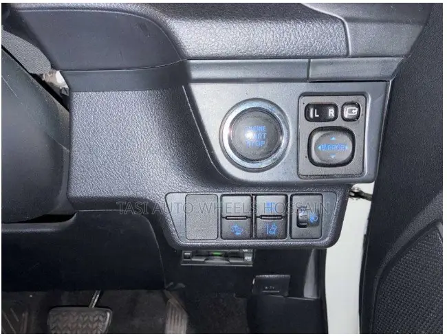 Toyota Axio 2021 White