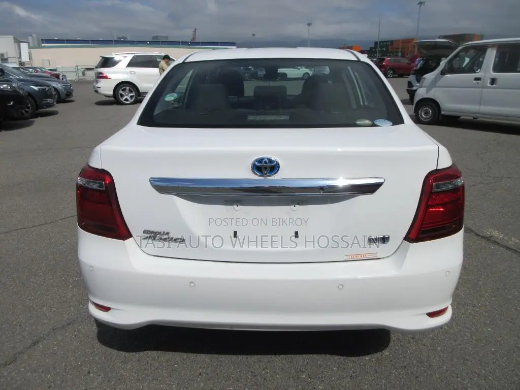 Toyota Axio 2021 White
