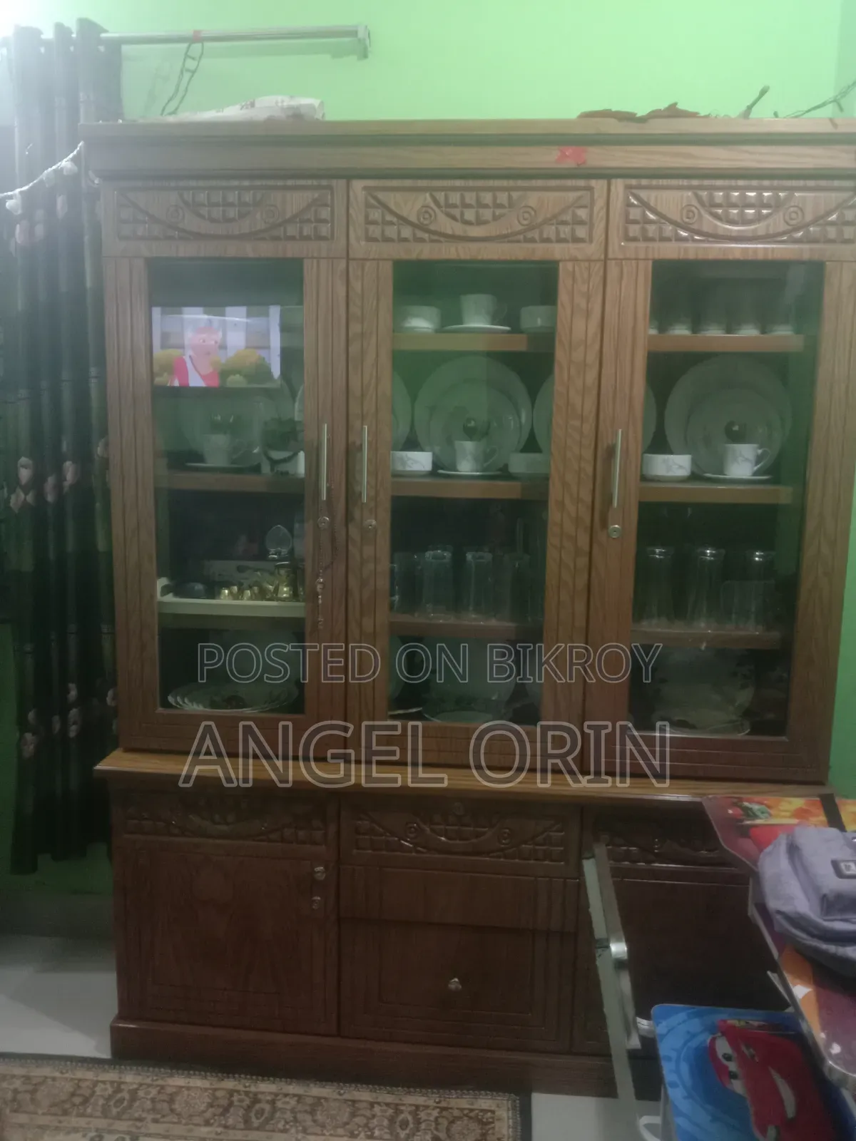 A showcase and dressing table for sale