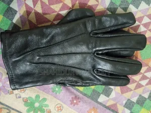 বাইকার গ্লাভস