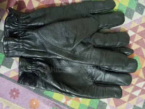 বাইকার গ্লাভস
