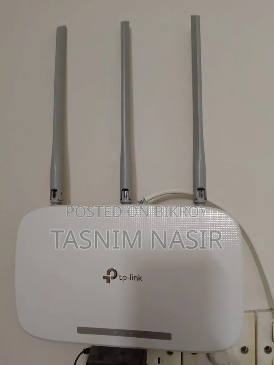 Router for sale. No issues, buying a new router.