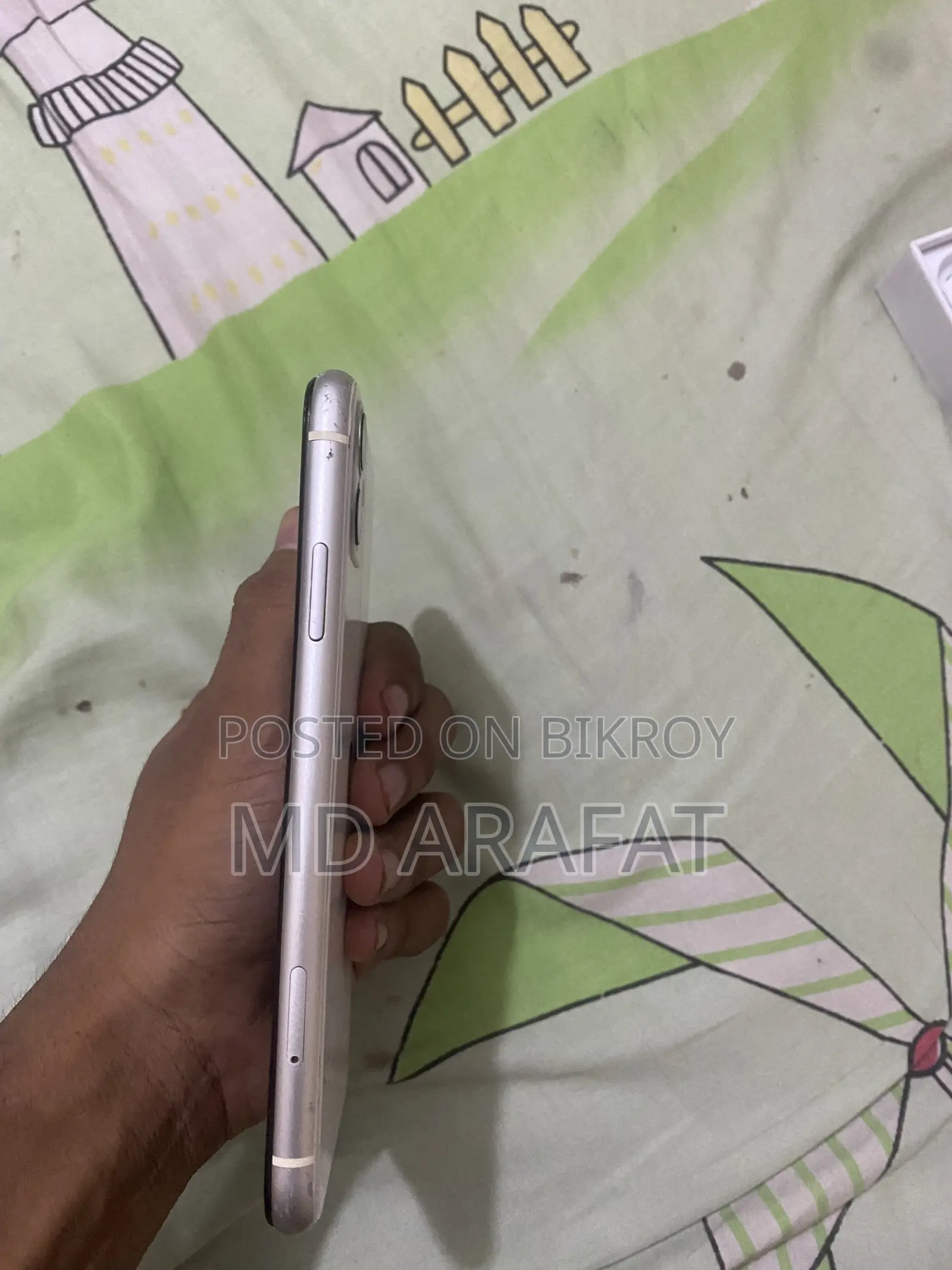 নিউ অ্যাপল আইফোন ১১ ১২৮ জিবি হোয়াইট