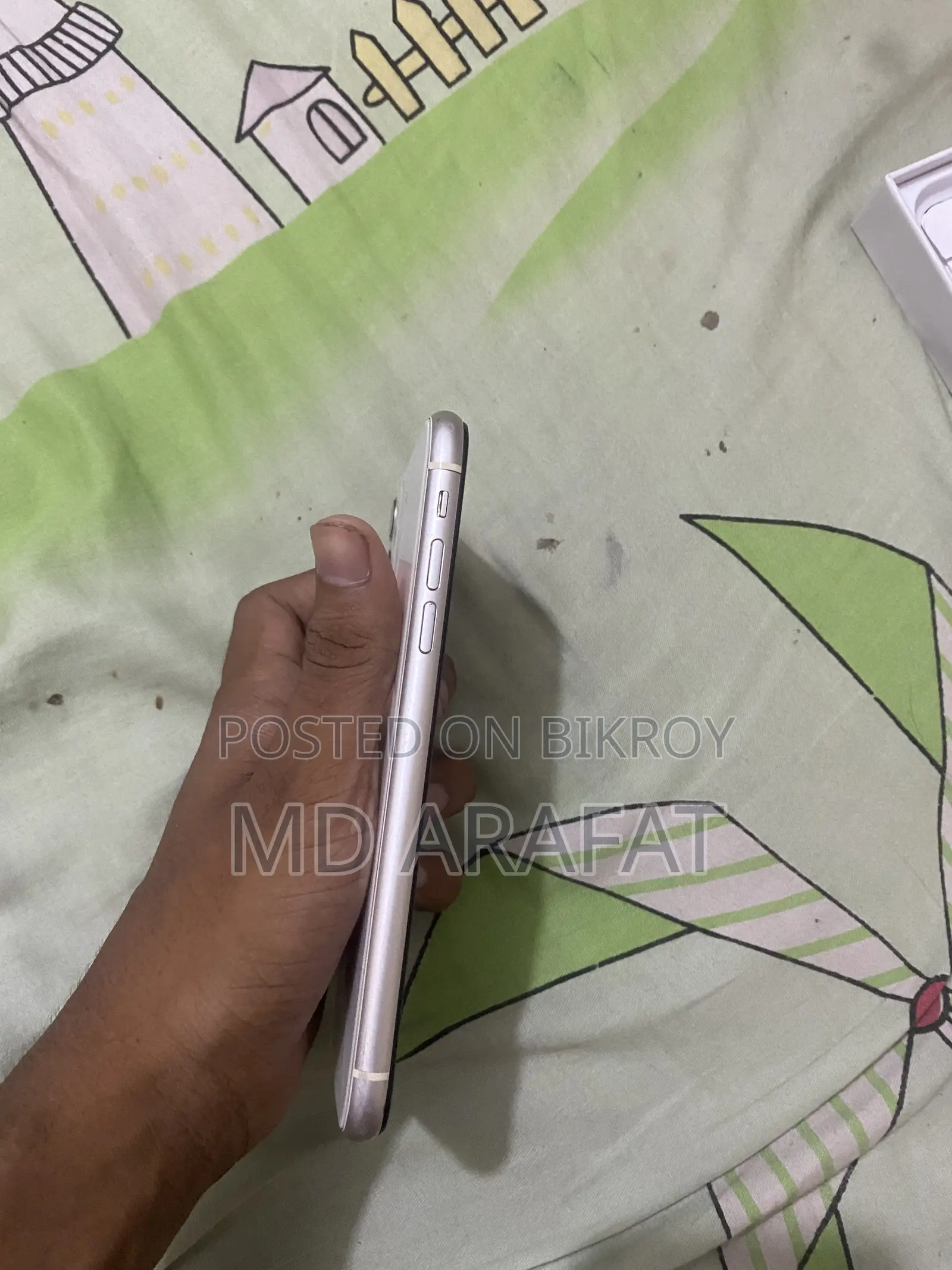 নিউ অ্যাপল আইফোন ১১ ১২৮ জিবি হোয়াইট