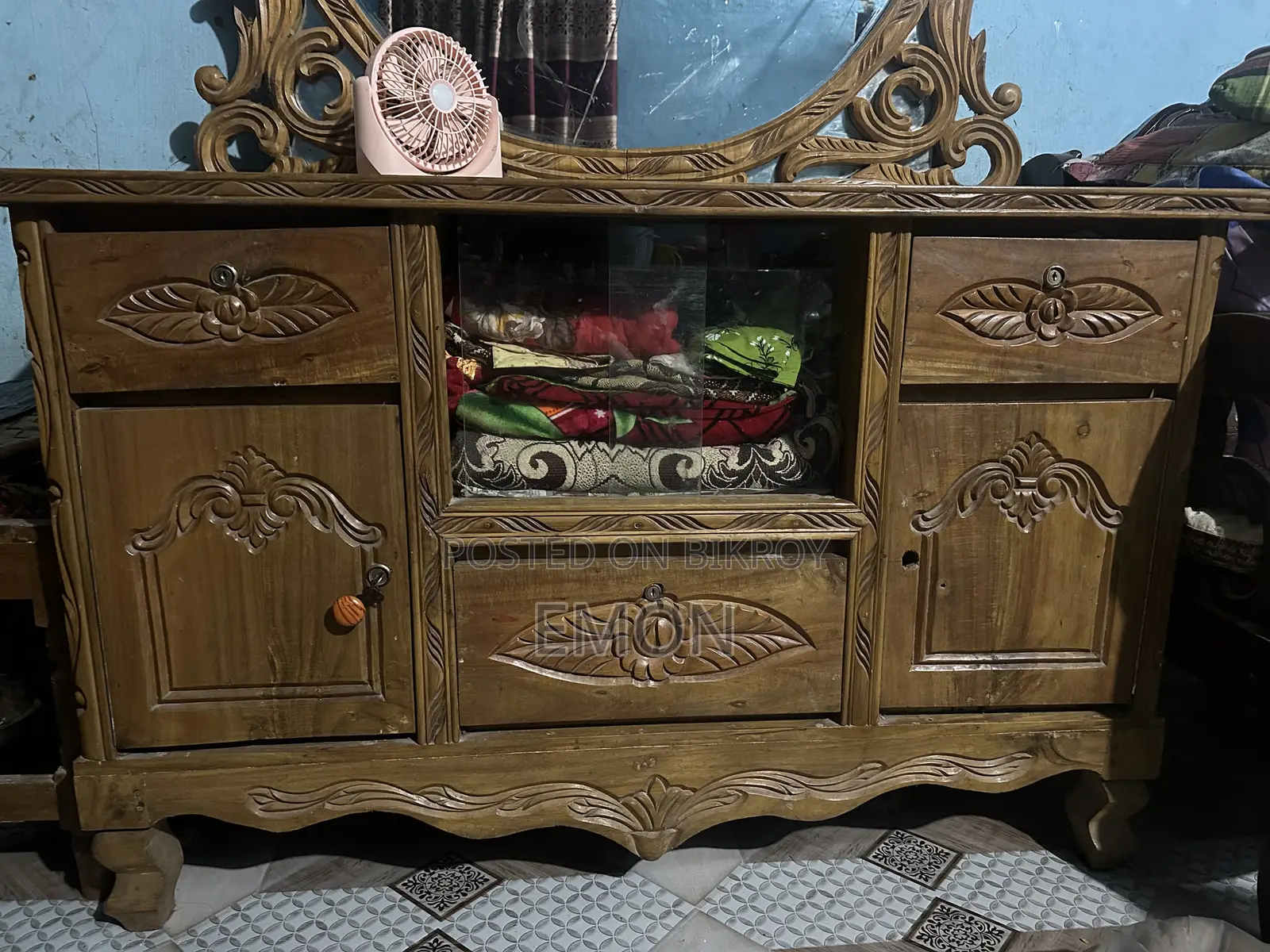 Dressing table for sale