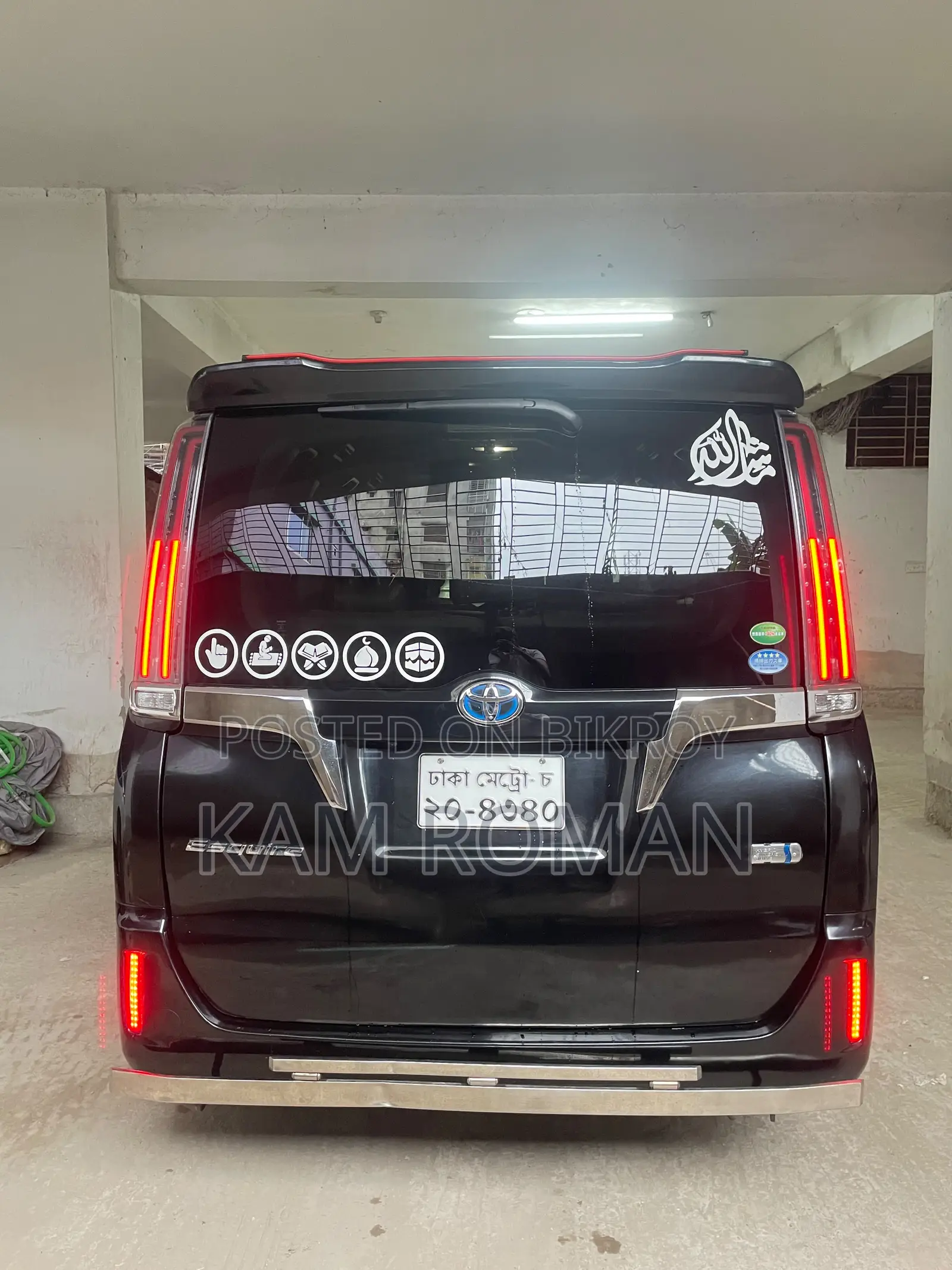 টয়োটা এস্কয়ার ১.৮ ফ্রন্ট হুইল ড্রাইভ হাইব্রিড (৭ সিটার) ২০১৭ কালো