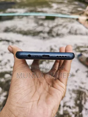 Realme 4 GB Black