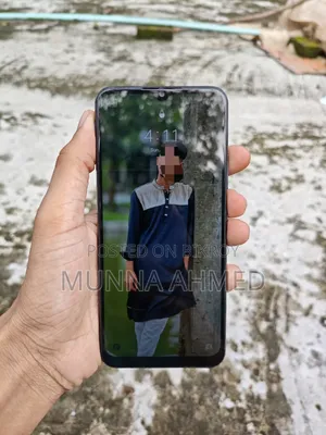 Realme 4 GB Black