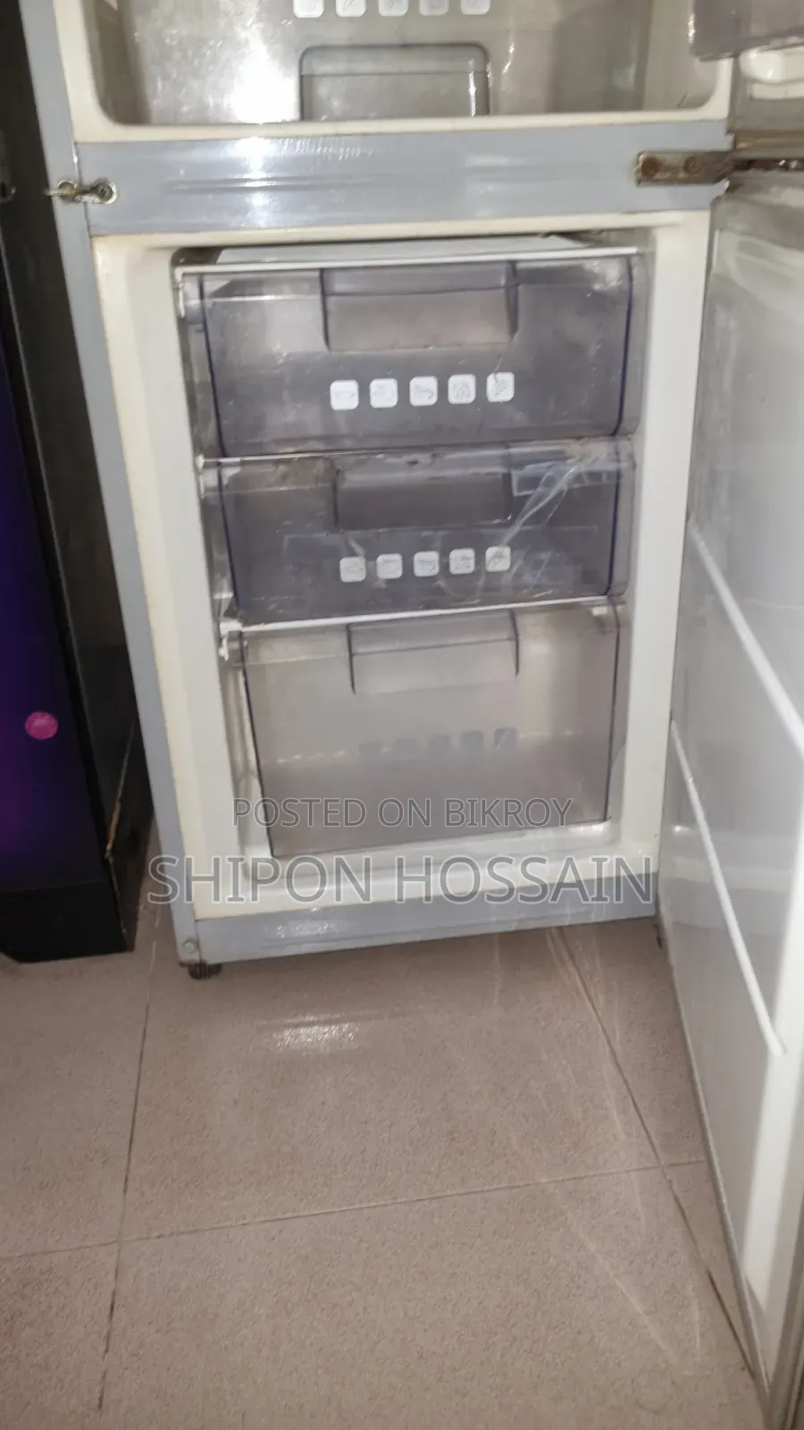 Refrigerator