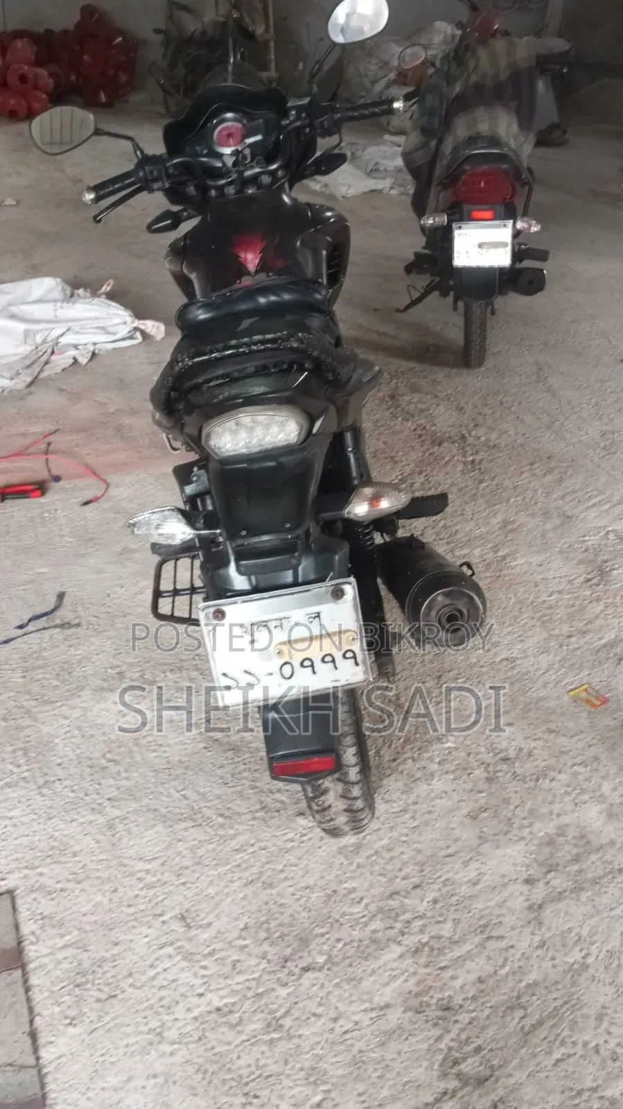 হোন্ডা ২০১১ কালো