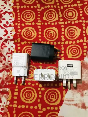 মোবাইল চার্জার অ্যাডাপ্টার