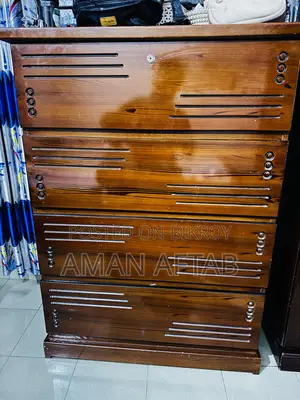 ব্যবহৃত মালয়েশিয়ান কাঠের ওয়ারড্রোব