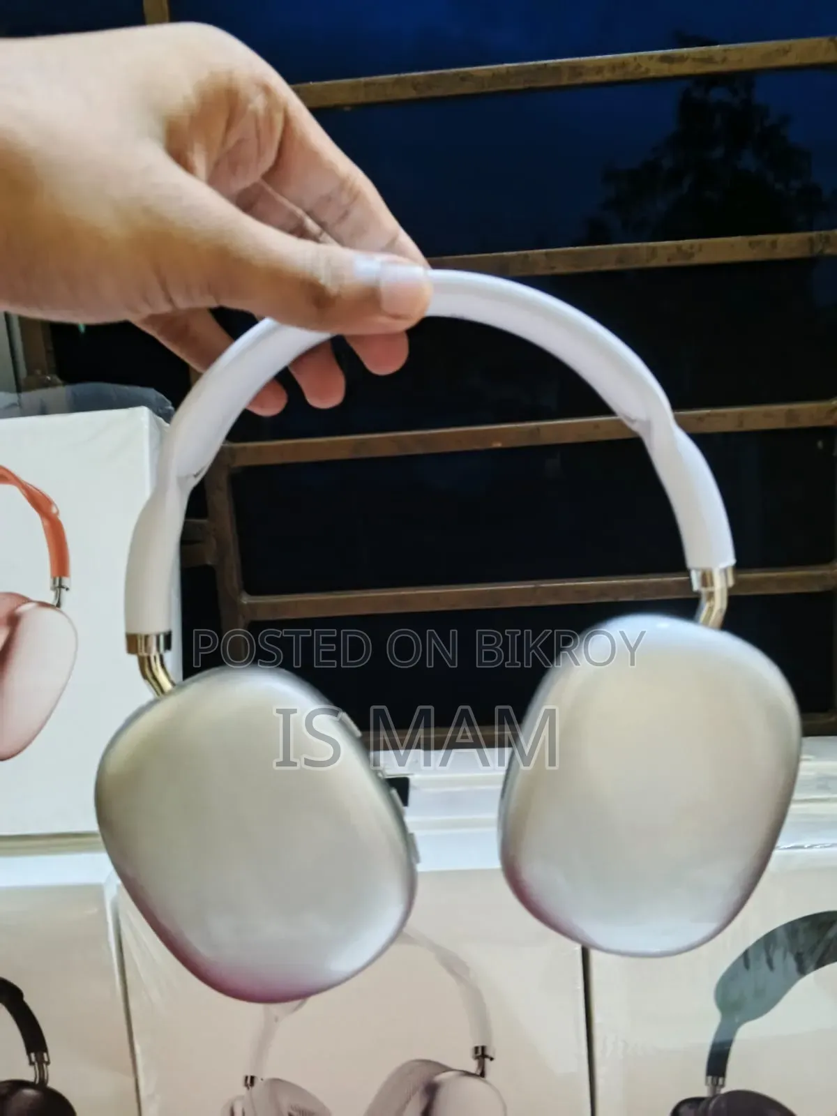 P9 Wireless Bluetooth Headphone - Premium Look Sound