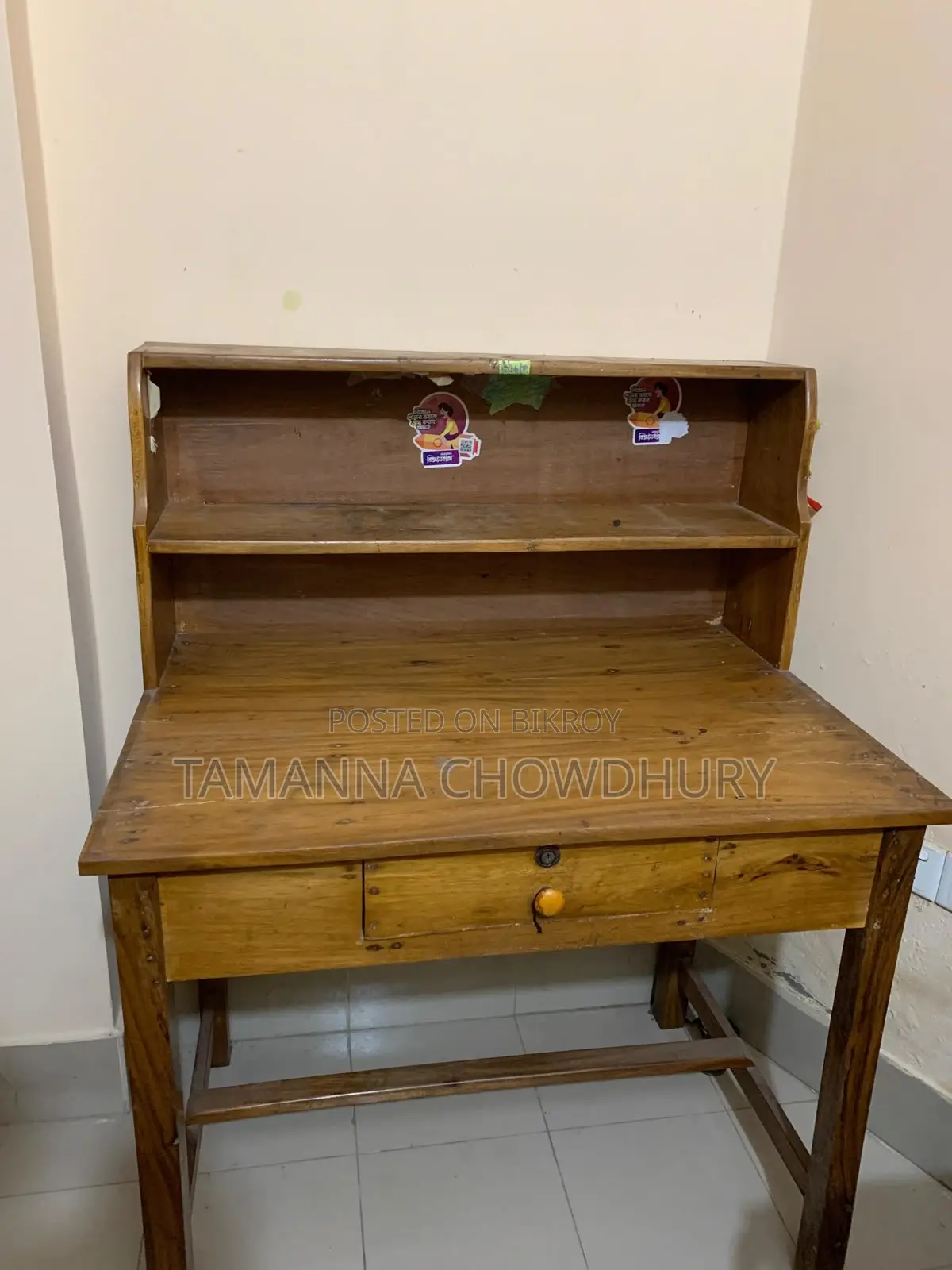 পড়ার টেবিল খুব ভালো মানের