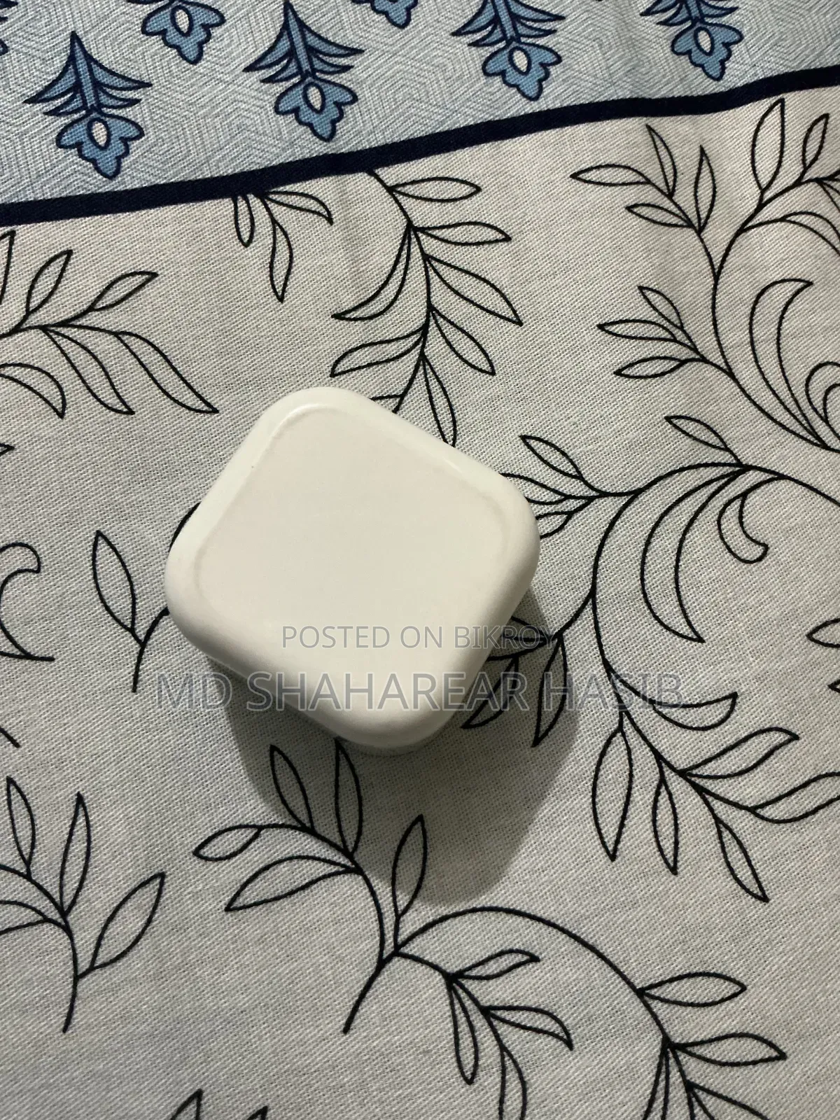 Apple 20W USB-C Power Adapter (3-Pin Plug)