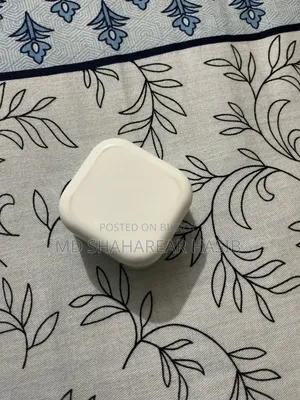Apple 20W USB-C Power Adapter (3-Pin Plug)
