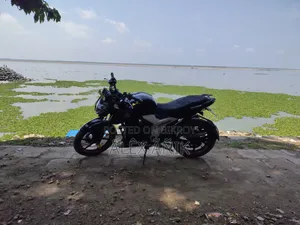 TVS Apache RTR 160 4V 2023 Black