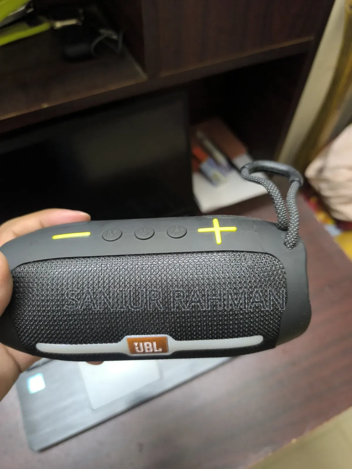 JBL E-213 Bluetooth Speaker