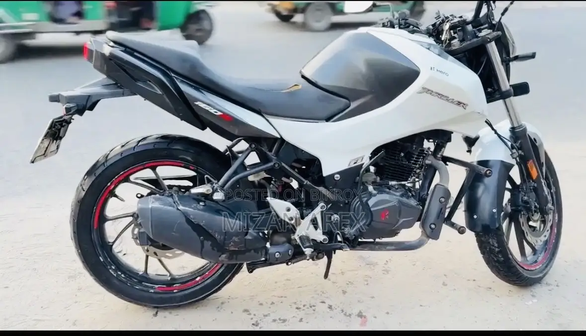 Hero Thriller 160R 2021 White