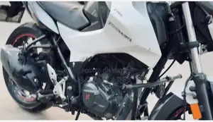 Hero Thriller 160R 2021 White