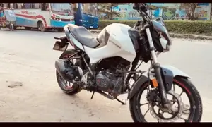Hero Thriller 160R 2021 White