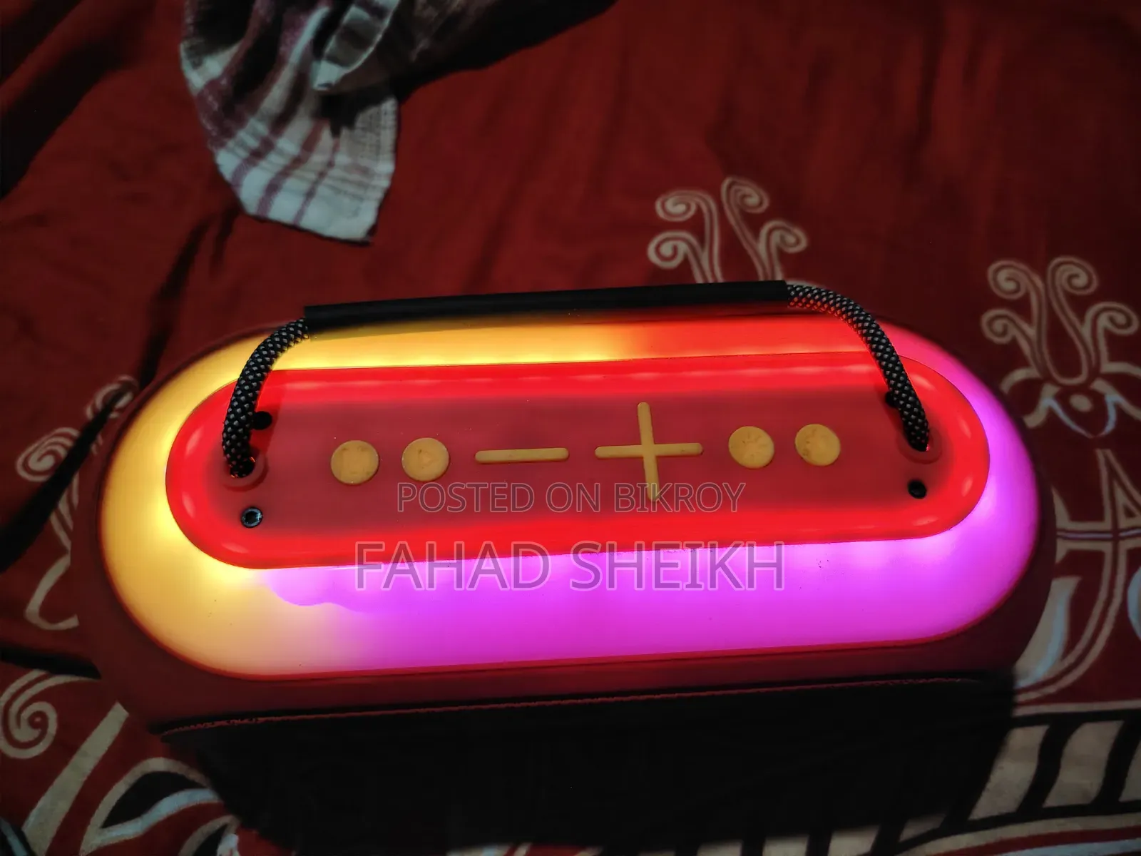 পোর্টেবল RGB Bluetooth স্পিকার
