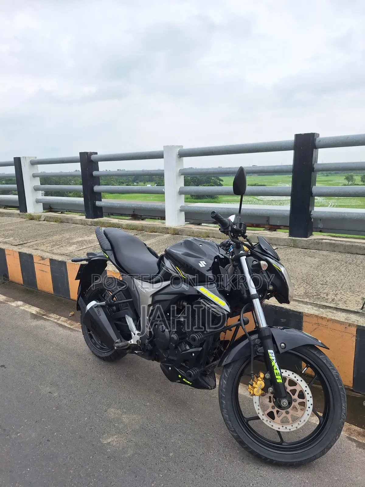 সুজুকি জিএক্স ২০২৩ কালো