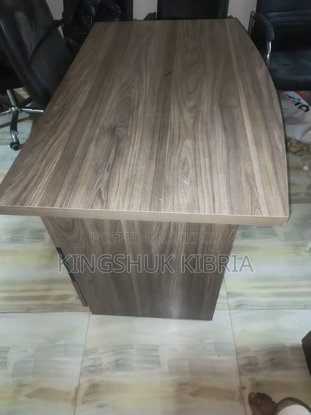 টেবিল চেয়ার সোফা