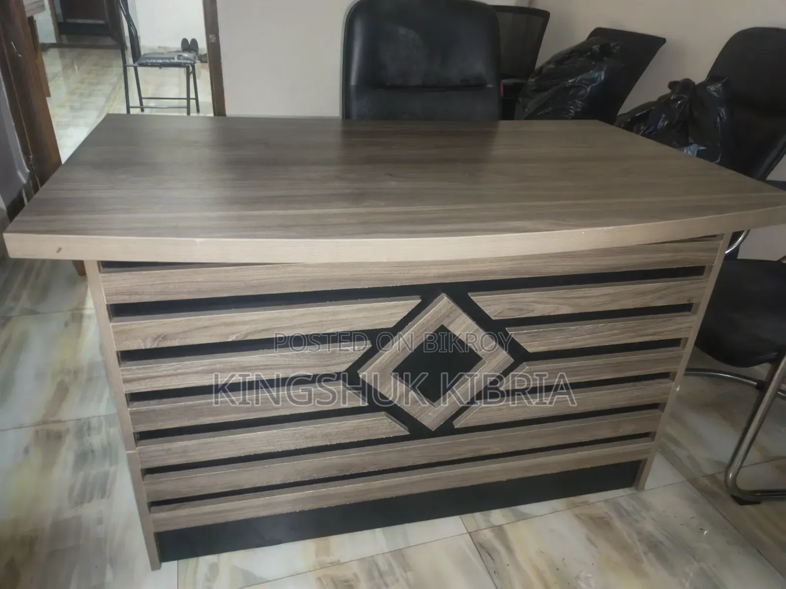 টেবিল চেয়ার সোফা