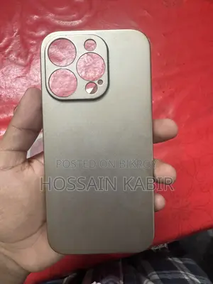 iPhone 15 Pro Cover 3 Pis