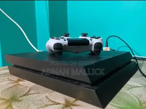 Sony Ps4 1200 (Made in Japan) With Box, 6 Game Discs 2 Controllers