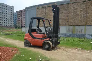 লিন্ডে ৩ টন ফর্কলিফট