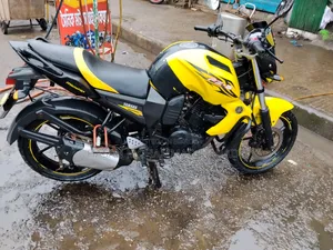 Yamaha FZ 2012 Yellow