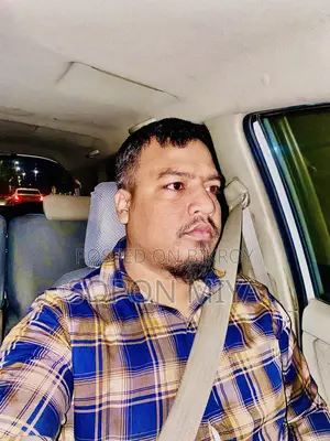 I am a professional driver. Please contact me if you need a driver.