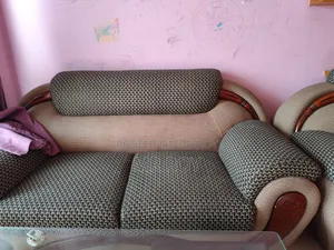 Intact beautiful 5-seater (2,2,1) sofa for home use