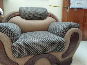 Intact beautiful 5-seater (2,2,1) sofa for home use