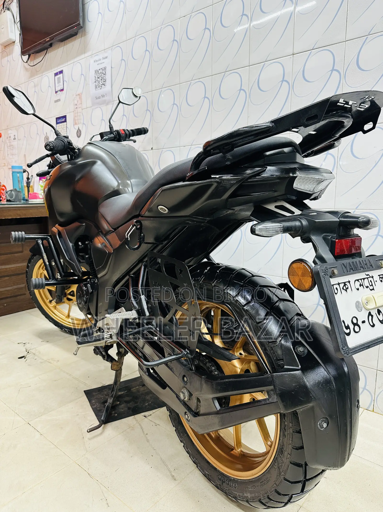 ইয়ামাহা এফজেড ২০২৪ কালো