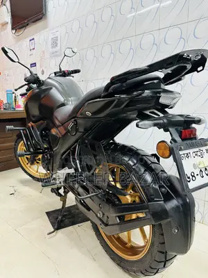 ইয়ামাহা এফজেড ২০২৪ কালো