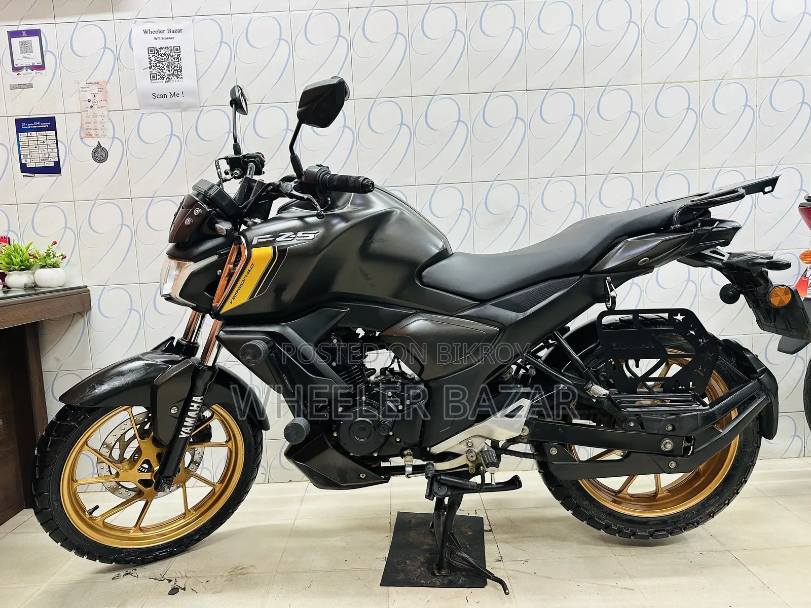 ইয়ামাহা এফজেড ২০২৪ কালো