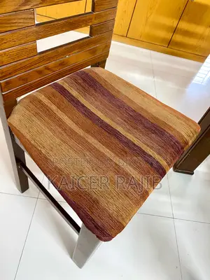 Dining table for sale