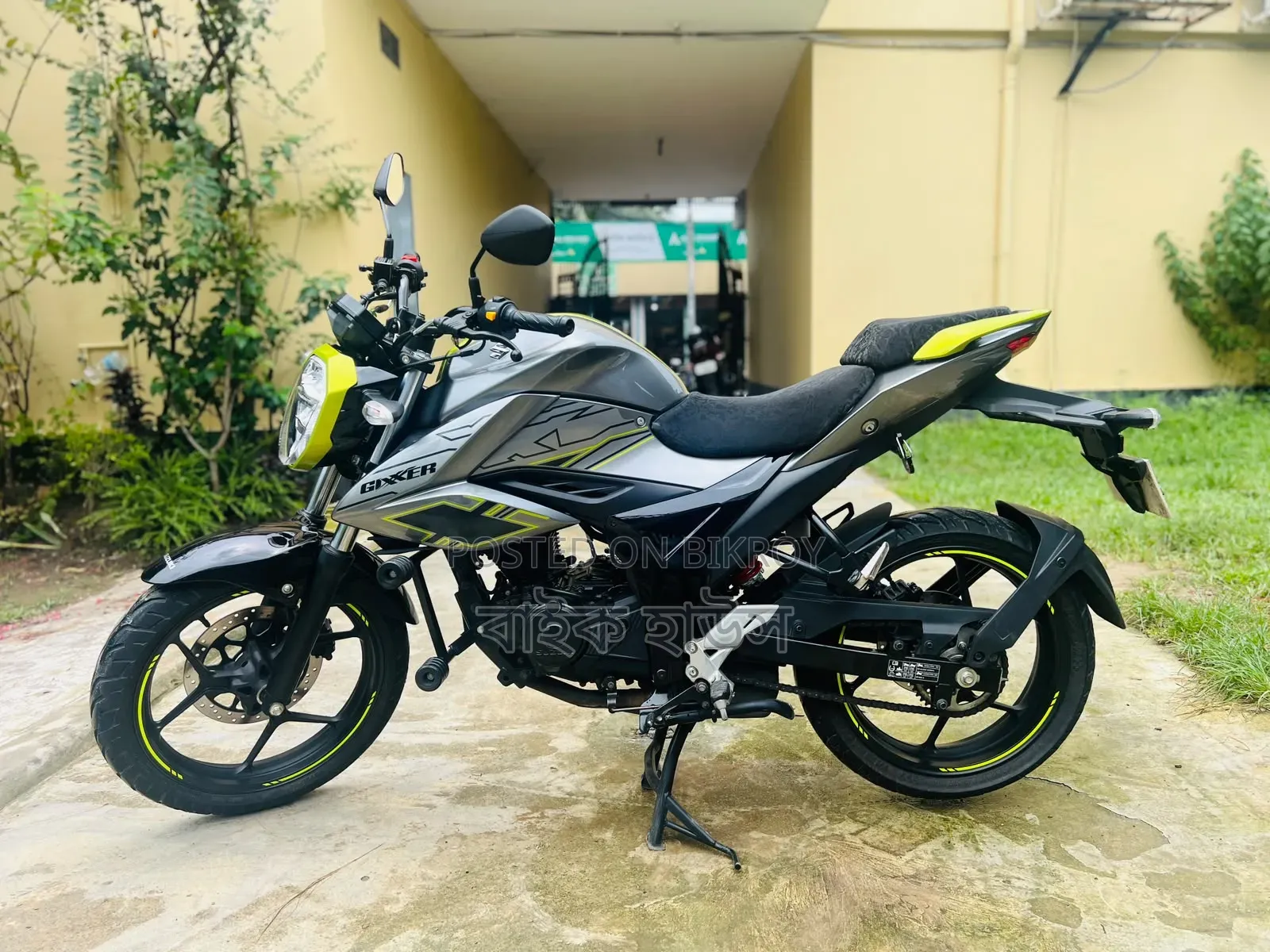 Suzuki 2026 Gray