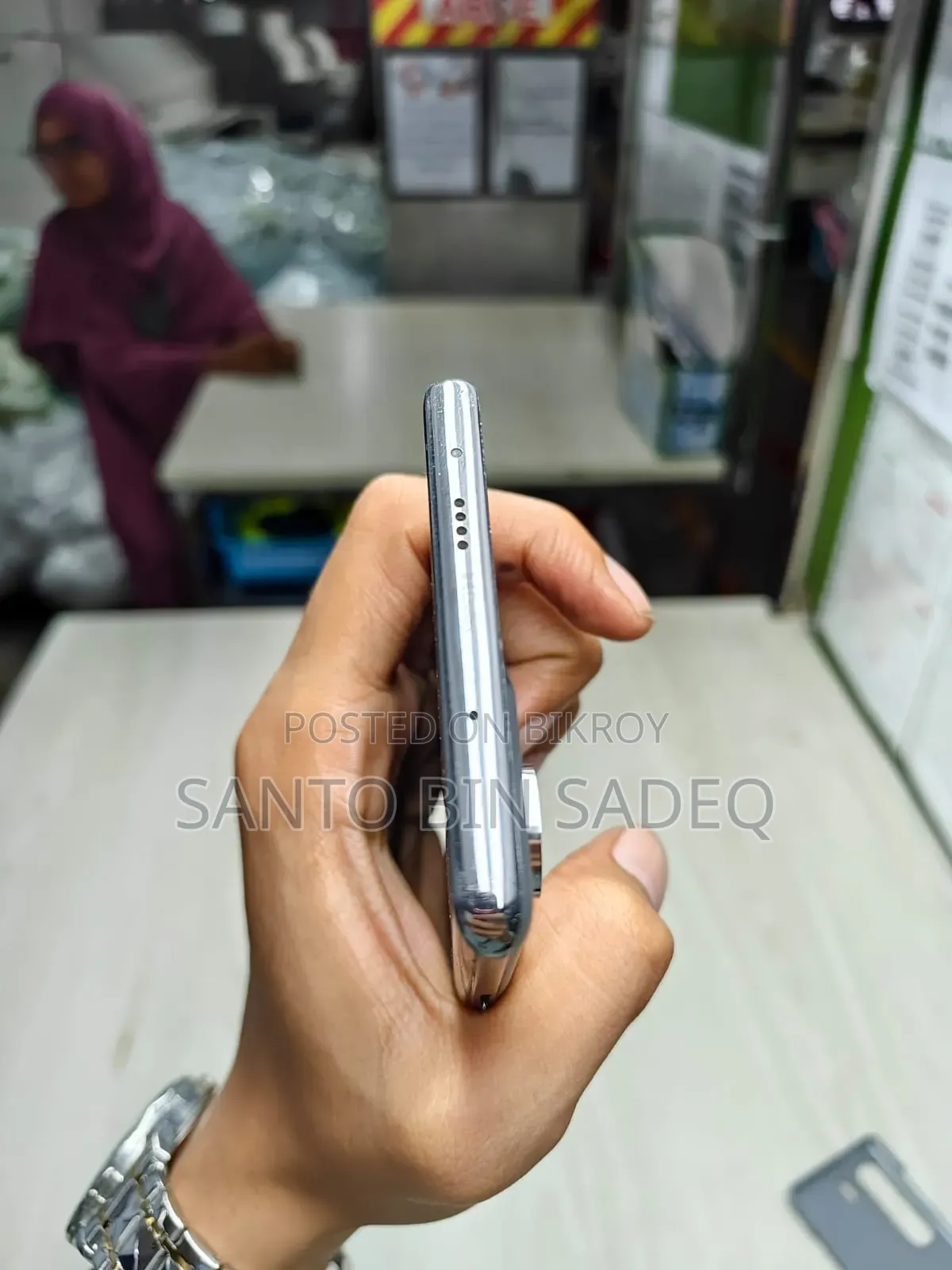 টেকনো ক্যামন ৪০ প্রো ৪জি ২৫৬ জিবি গ্রে