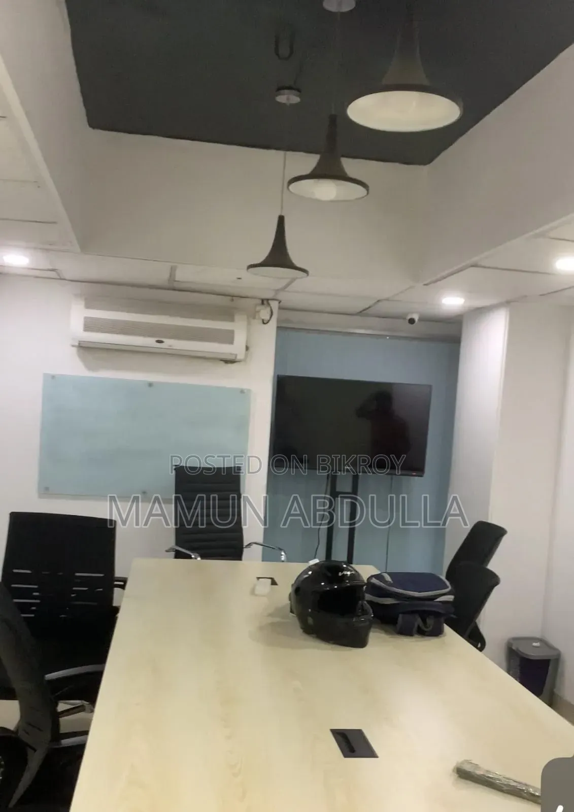 বাড্ডা মেইন রোডে কমার্সিয়াল স্পেস বিক্রয়।