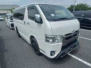 Toyota HiAce 2021 White