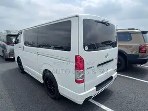 Toyota HiAce 2021 White