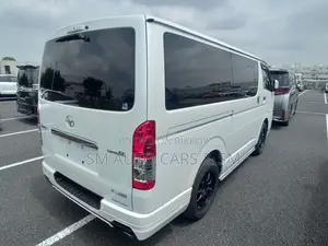 Toyota HiAce 2021 White
