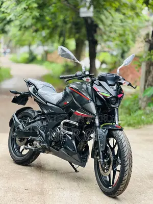 নিউ বাজাজ পালসার এন১৬০ ২০২৬ ব্ল্যাক