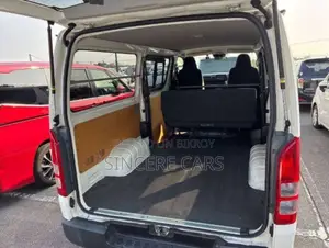 Toyota HiAce 2021 White